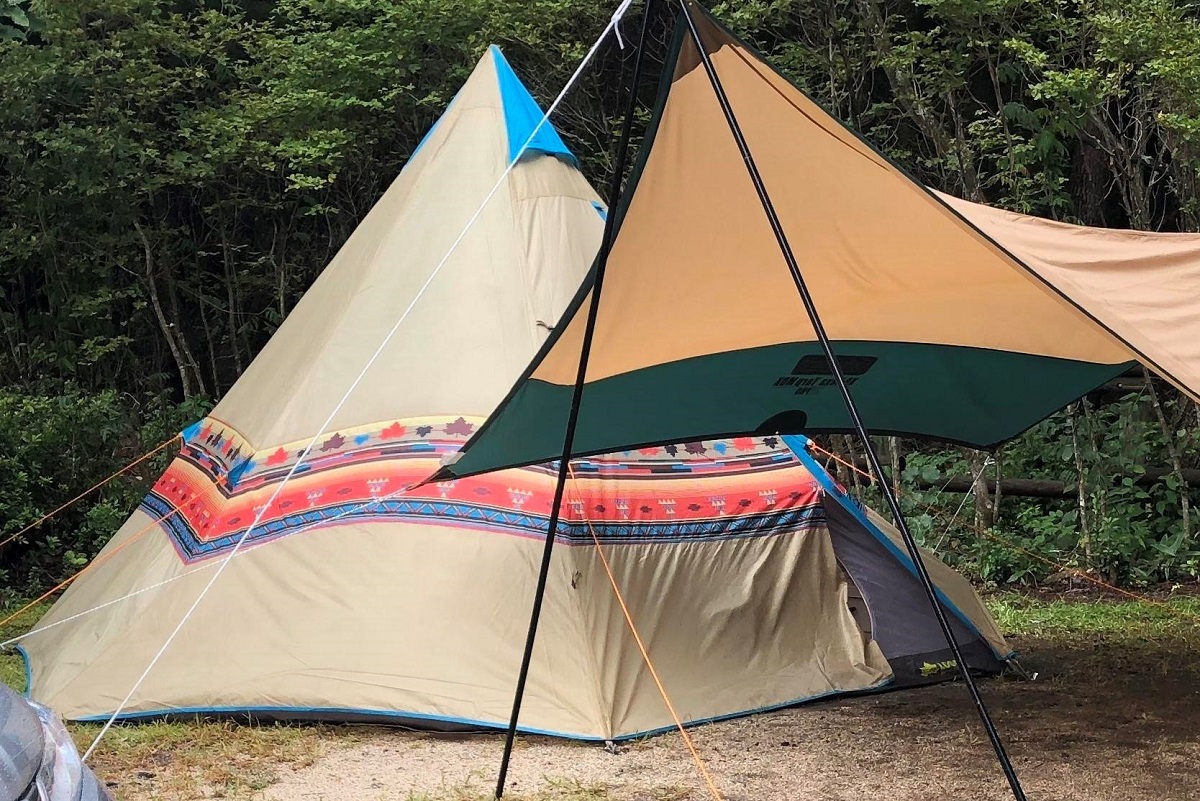 設営の簡単なテント